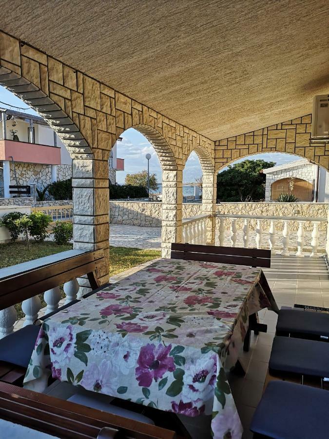 Holiday House Tara Vir Exterior foto