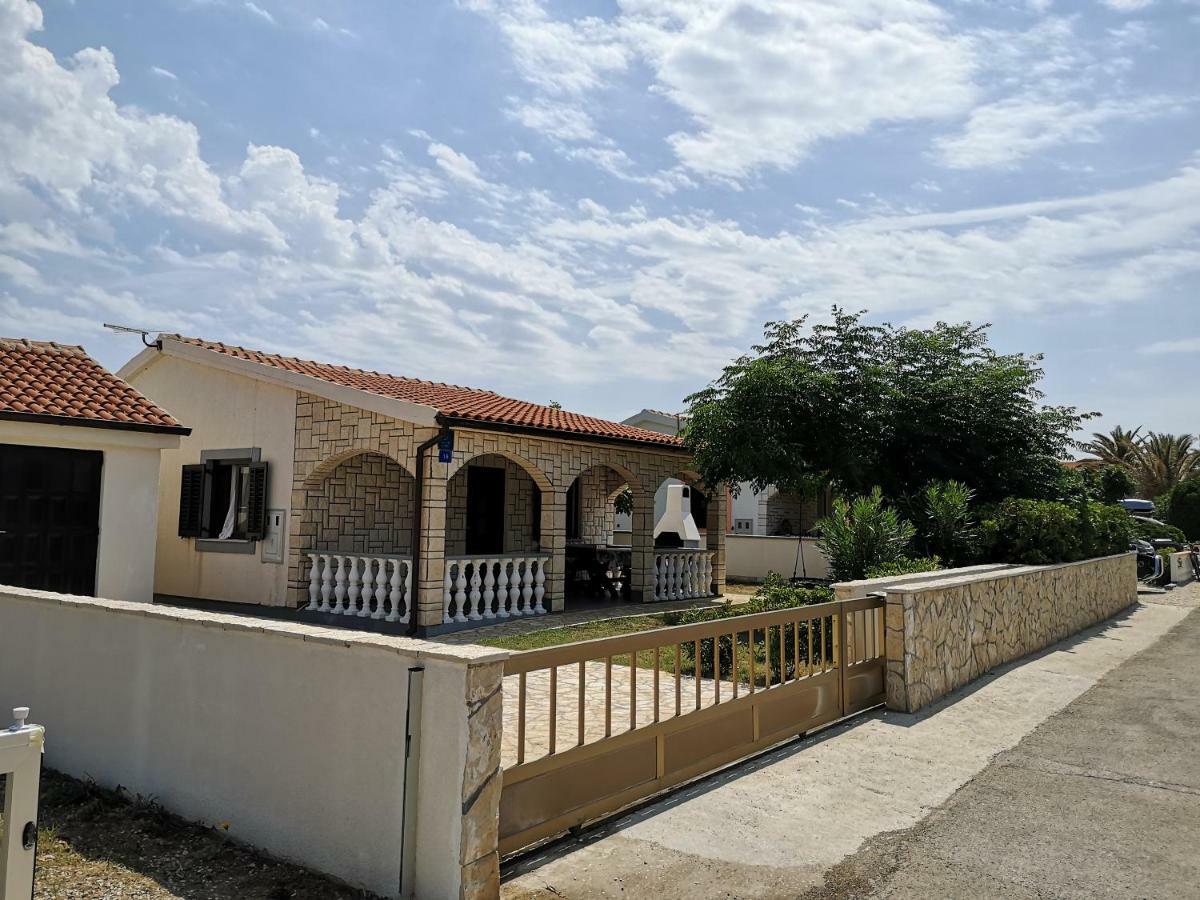 Holiday House Tara Villa Vir Exterior foto